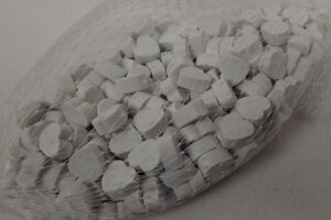 Wooden Hearts 1cm x 200pcs Misty White-0