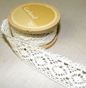 5m Large Lace Garland on Reel white-0