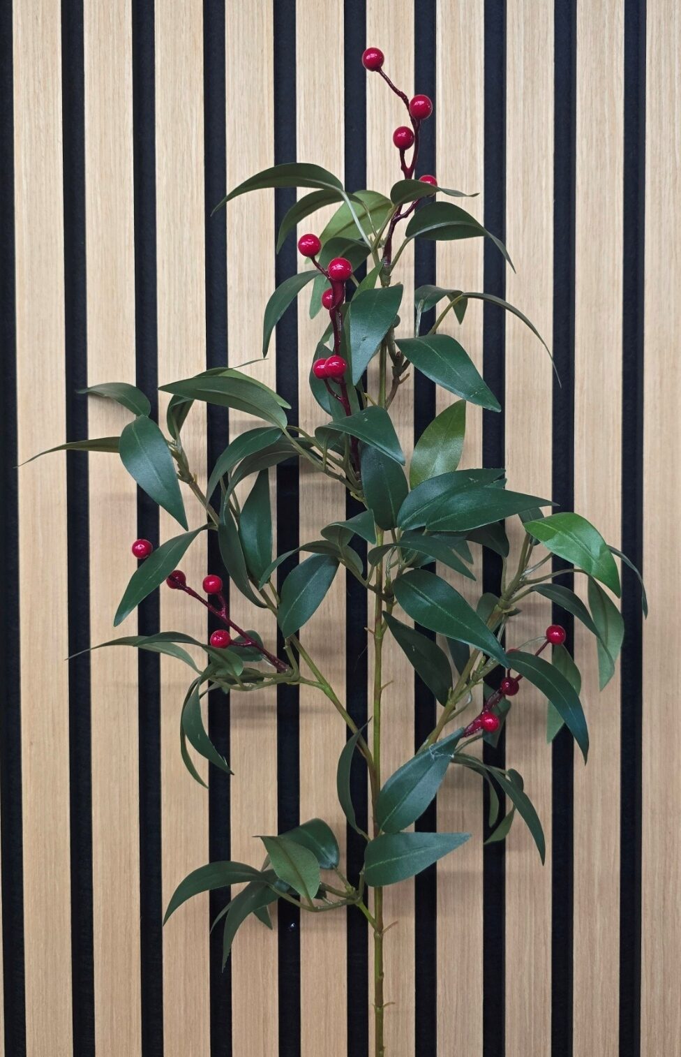 Smilax Spray w/Red Berries-69cm