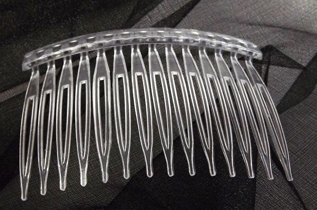 Chelsea Hair Comb - Clear (7cm Wide 12 pieces per pk)-0