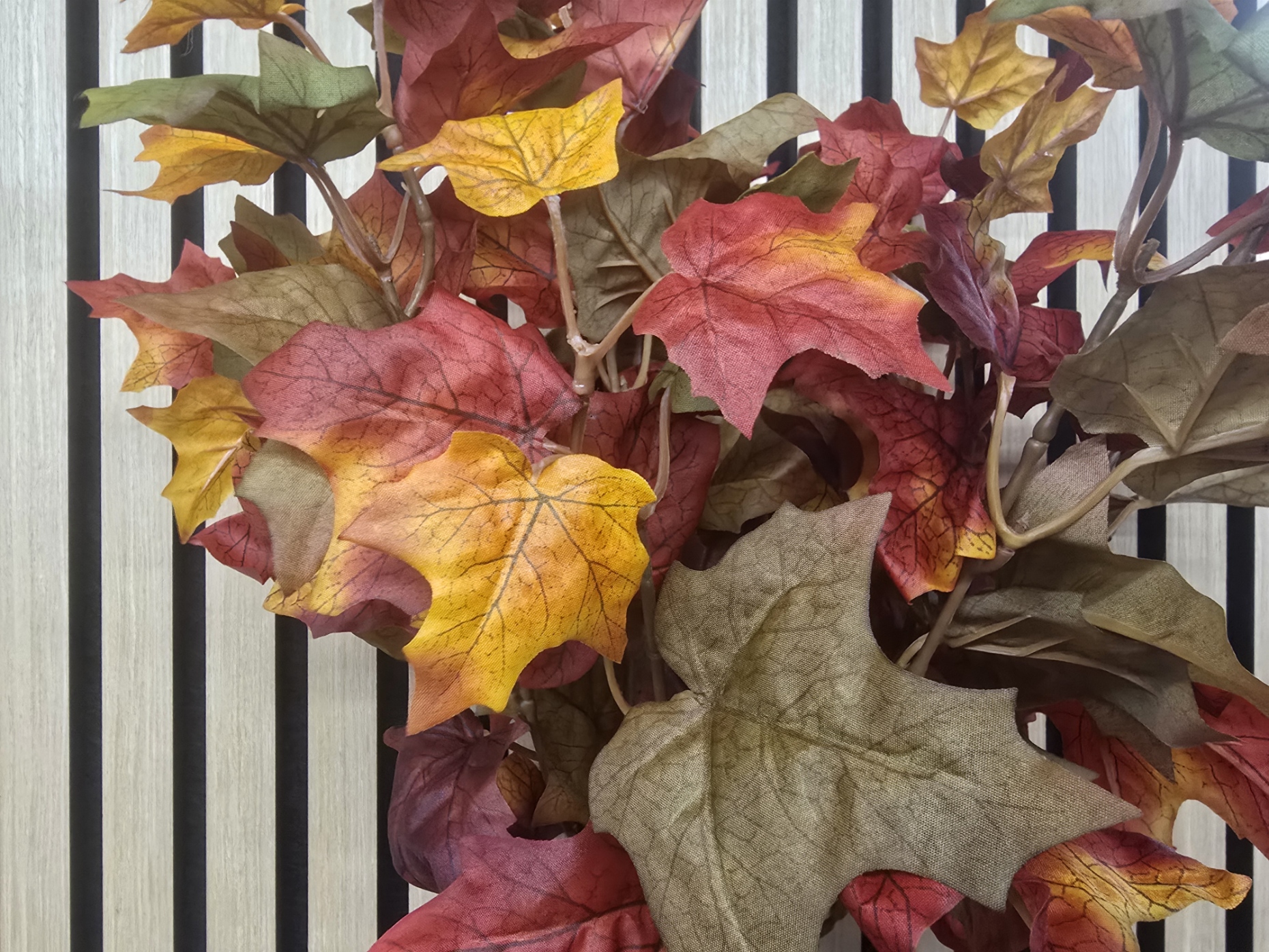Artificial Maple Leaf Bush W/58 Leaves 42cm