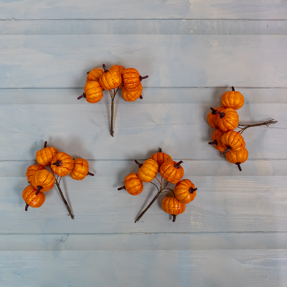 Pumpkins On A Wire - Orange 4cm x 24-25292