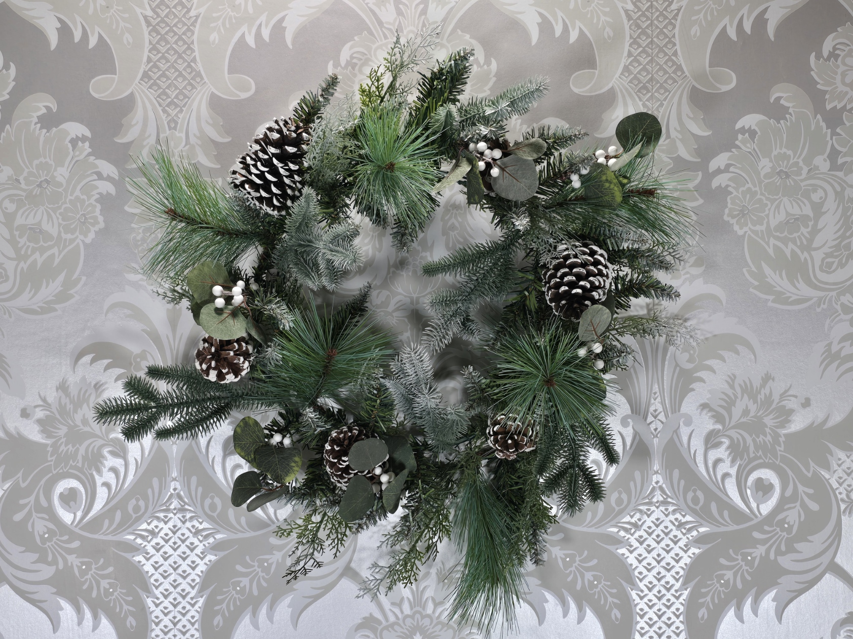 Snowy Spruce Christmas Wreath with Pinecones (60cm diameter)