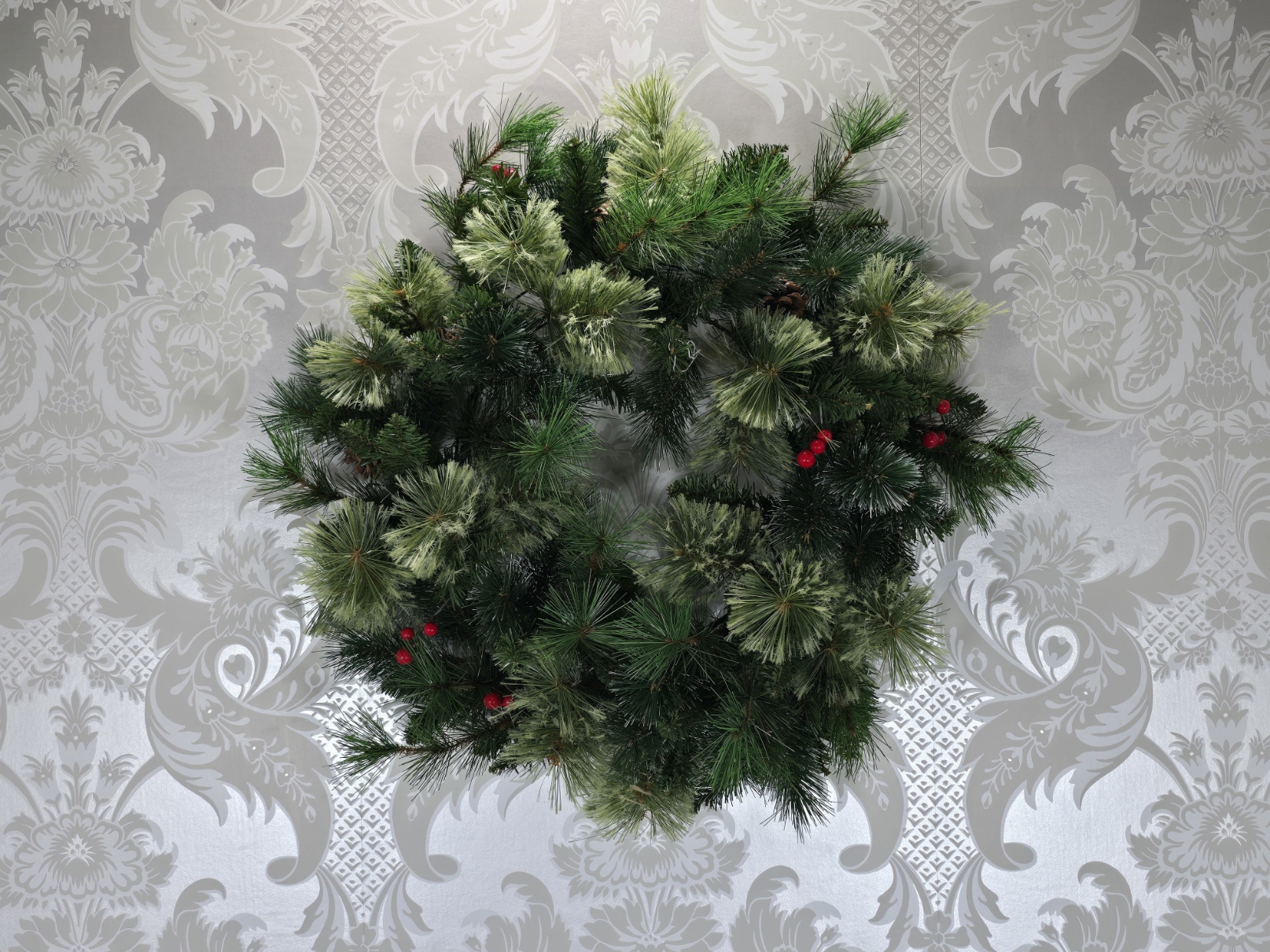Fantastic Pine Wreath – Green (130 tips, 60cm diameter)