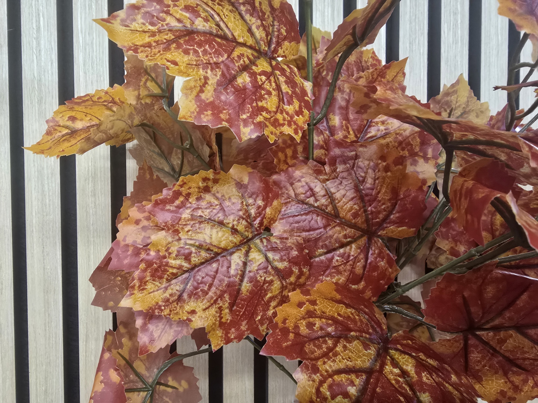Grape Ivy Bush – Orange (42cm long with 7 stems)