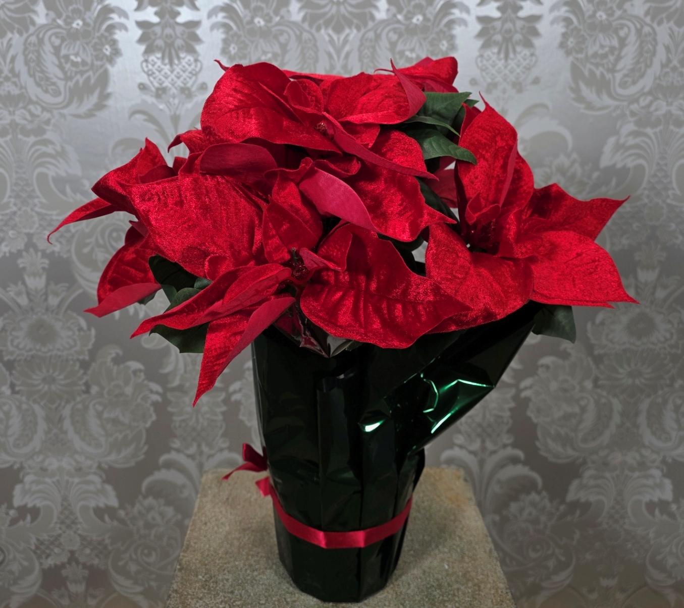Potted Artificial Velvet Poinsettia with 8 heads – Red (55cm long)